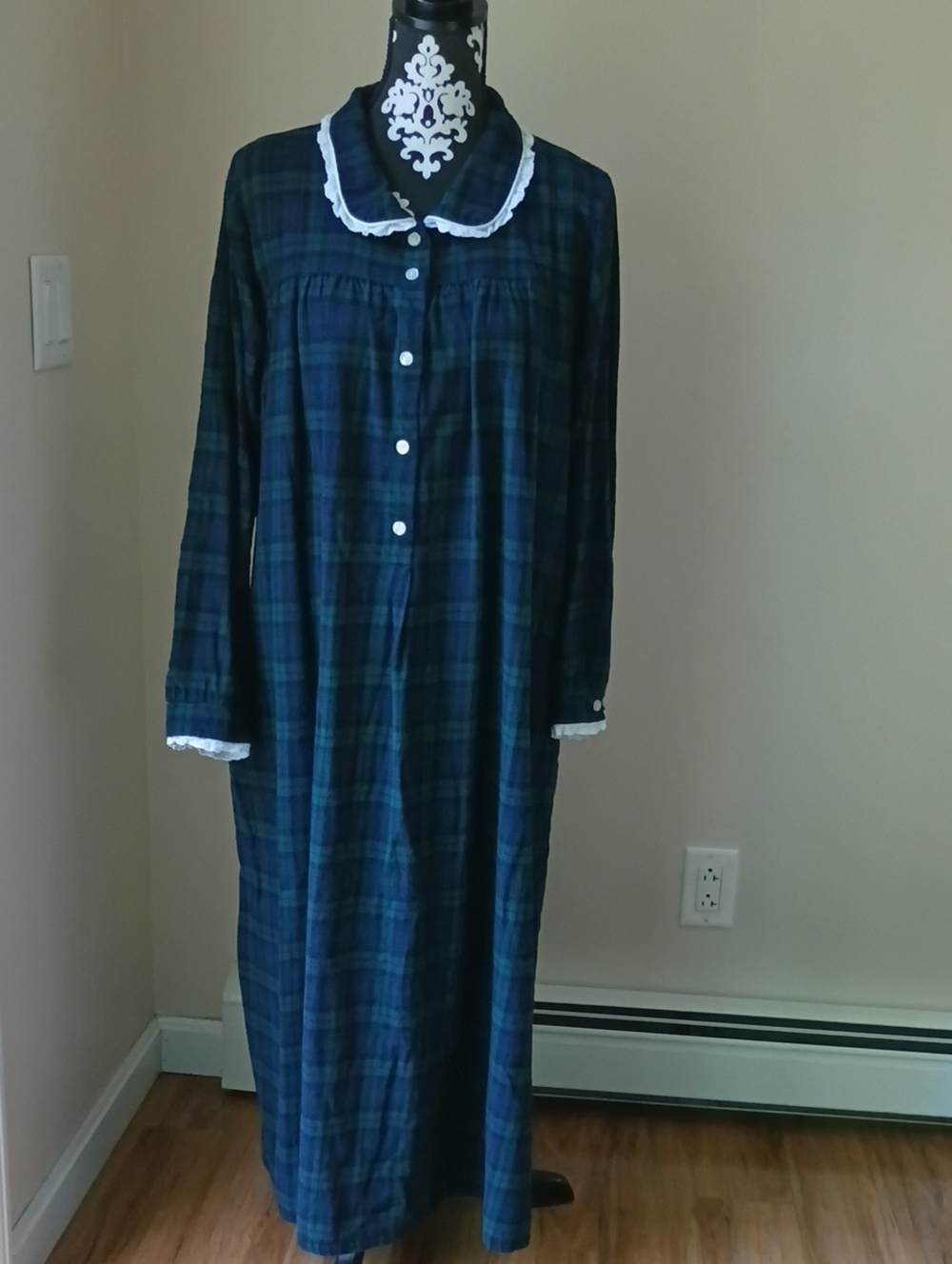 Lanz Of Salzburg Night Gown
